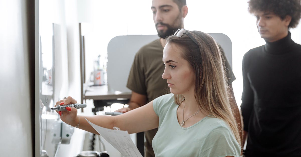 如何区分“合法自动化工具”和“技术支持辅助”的界限？